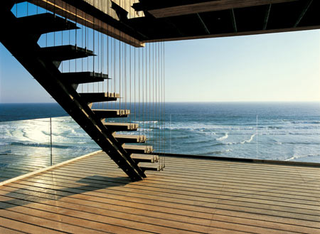 Illustration for article titled Home Floating Over the Pacific Brings Peace, Insane Envy